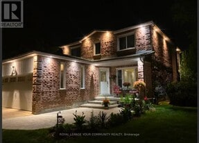 61 Nightstar Dr in Richmond Hill, ON - Building Photo