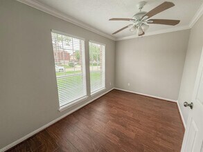 4521 Allegro in Seabrook, TX - Foto de edificio - Building Photo