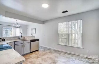 2514 Caprock Ct in Charlotte, NC - Building Photo - Building Photo