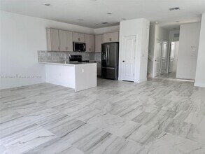 123 SW 171st Ln in Pembroke Pines, FL - Building Photo - Building Photo