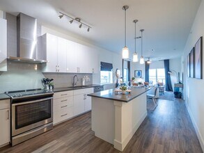 6444 Burnet Rd in Austin, TX - Building Photo - Building Photo