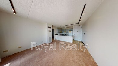 411 Hobron Ln in Honolulu, HI - Foto de edificio - Building Photo