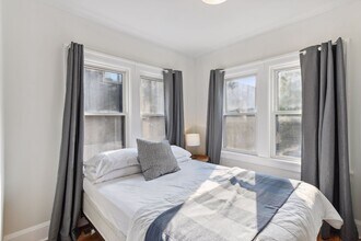 953 17th Ave SE, Unit 1 in Minneapolis, MN - Building Photo - Building Photo