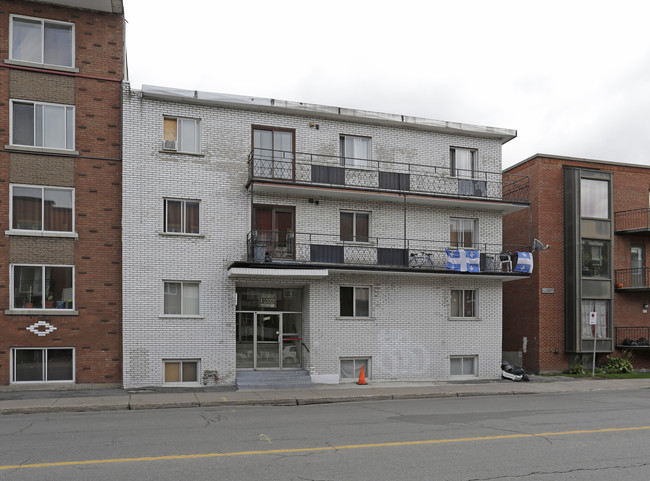 4730 E Ontario E in Montréal, QC - Building Photo - Building Photo