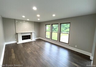 7980 Billingham Rd in West Bloomfield Township, MI - Building Photo - Building Photo