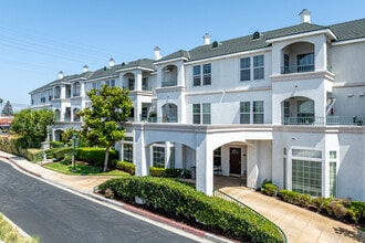 Creekview Senior Community in Orange, CA - Foto de edificio - Building Photo