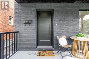 9 Glenvalley Dr in Toronto, ON - Building Photo