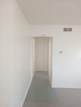 Wheeler in Fontana, CA - Foto de edificio - Interior Photo