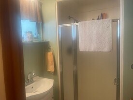 450 Davos Dr in Crestline, CA - Building Photo