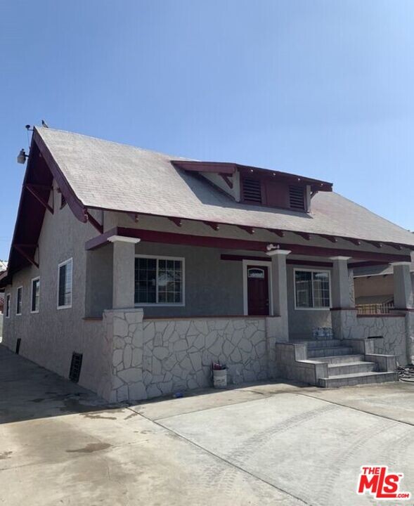 1341 W 47th St in Los Angeles, CA - Building Photo