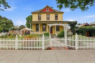 482 South St in Hollister, CA - Building Photo