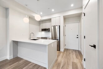 45511-45511 Campus Dr in Chilliwack, BC - Foto de edificio - Building Photo