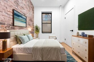 28 Bedford St in New York, NY - Building Photo - Building Photo