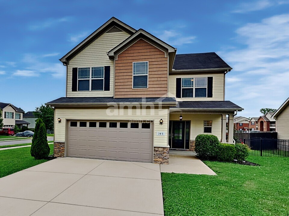 345 Sea Biscuit Dr in Gallatin, TN - Building Photo