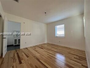 250 SW 19th Rd in Miami, FL - Building Photo - Building Photo