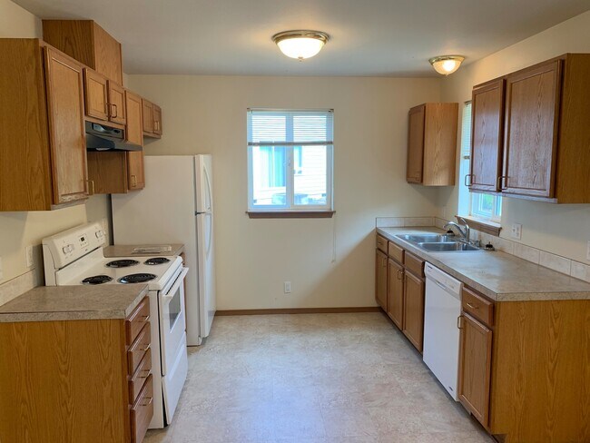 1468 NW Falls Creek Loop-Unit -#1 in Oak Harbor, WA - Foto de edificio - Building Photo