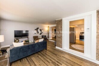 973 Kelton Ave in Columbus, OH - Building Photo - Building Photo