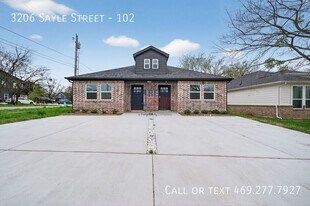 3206 Sayle St in Greenville, TX - Building Photo