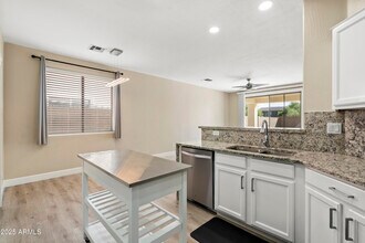 42130 N 44th Dr in Phoenix, AZ - Building Photo - Building Photo