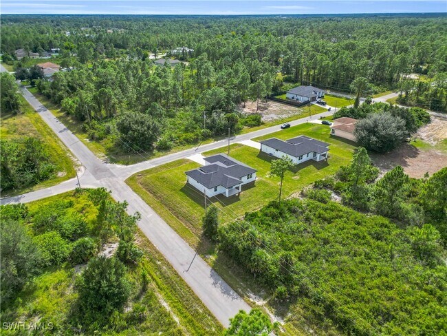 100 W 11th St in Lehigh Acres, FL - Building Photo - Building Photo