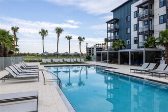 5127 W Tyson Ave in Tampa, FL - Building Photo - Building Photo