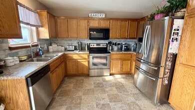 2213 Larkspur in Excelsior Springs, MO - Building Photo - Building Photo