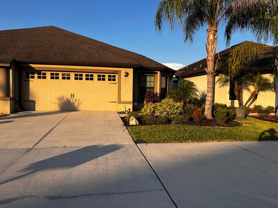 5573 Maggiore Blvd in Lakeland, FL - Building Photo