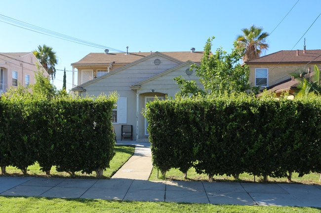 1312 Orange Grove Ave in Glendale, CA - Building Photo - Building Photo