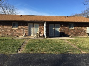 1306 Black Forest Dr in West Carrollton, OH - Building Photo - Building Photo