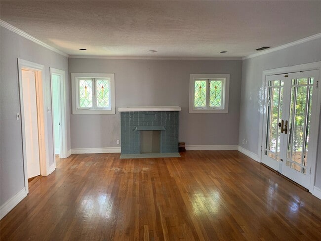 property at 5900 Velasco Ave