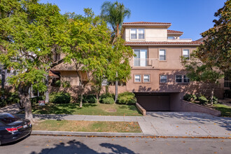 500 N Louise St in Glendale, CA - Building Photo - Building Photo