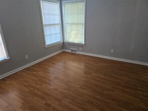6218 Turner Way in Dallas, TX - Building Photo - Building Photo