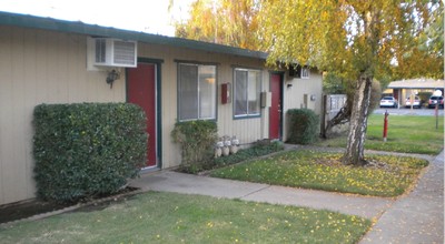 Southwood Garden in Lodi, CA - Building Photo - Building Photo