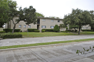 Eastgate Apartments in Richardson, TX - Building Photo - Building Photo