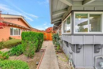 2142 Town and Country Ln in Santa Clara, CA - Building Photo - Building Photo