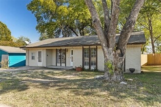 9407 N Creek Dr in Austin, TX - Building Photo - Building Photo