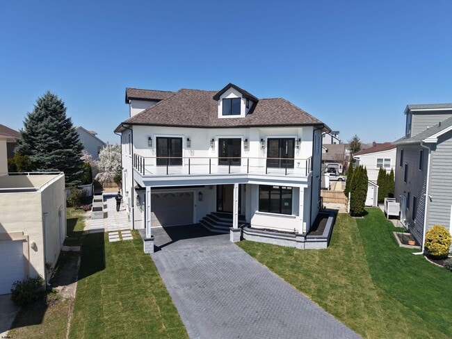 property at 31 Seaside Ct
