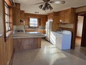 5804 Elkin Hwy in North Wilkesboro, NC - Building Photo - Building Photo