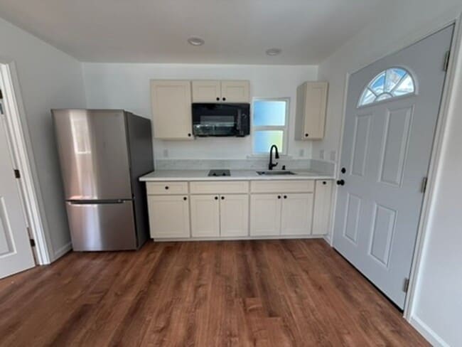 property at 72 Keala Pl