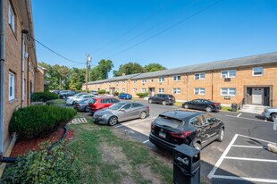 334 Park Ave, Unit C in East Hartford, CT - Building Photo