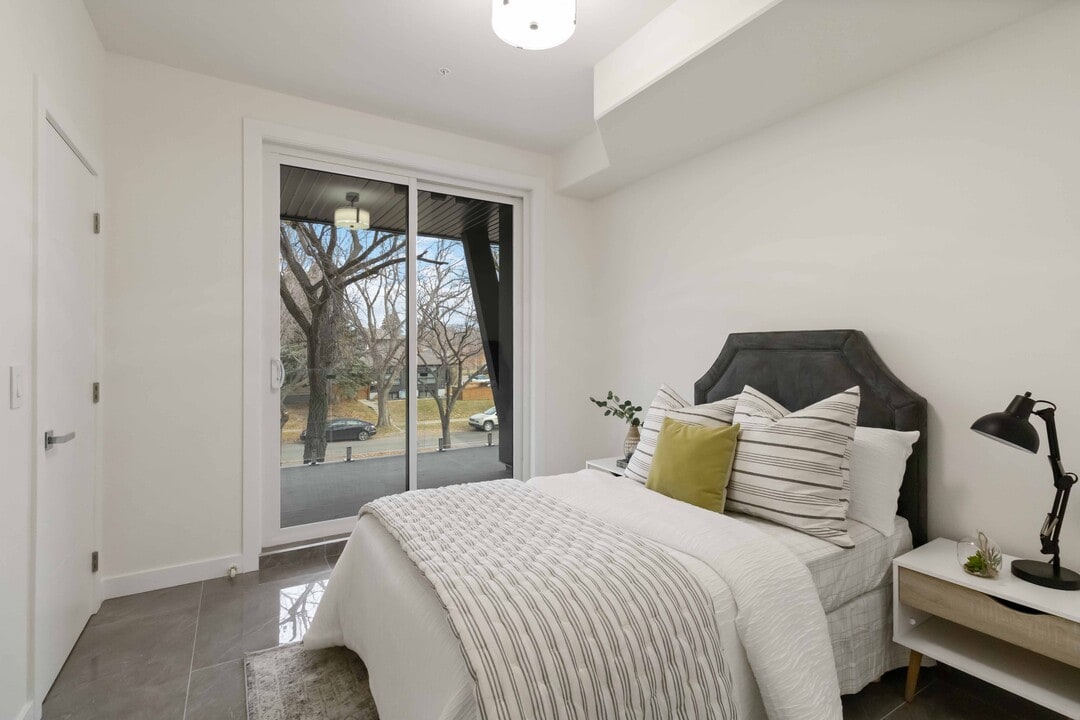 1414 Main St in Saskatoon, SK - Building Photo