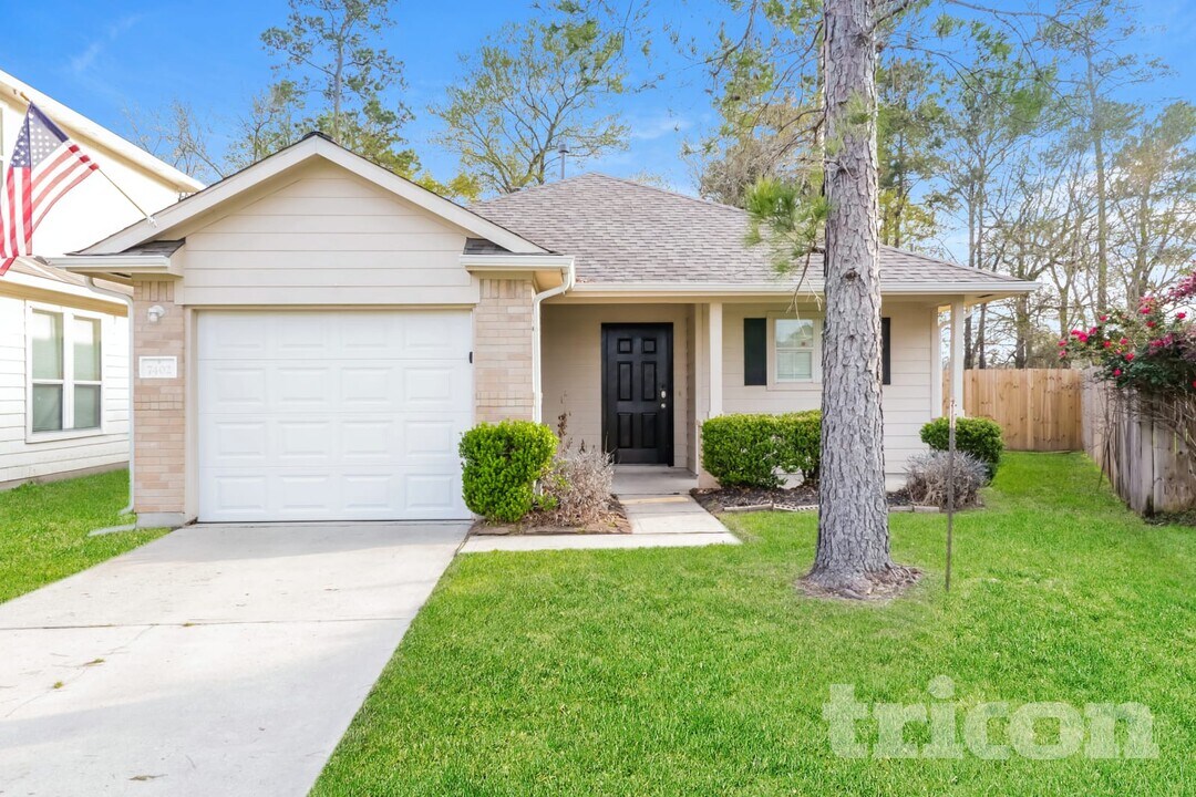 7402 Deloache Ave in Humble, TX - Building Photo