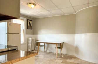 14 Smythe St, Unit 3 in Brookline, MA - Building Photo - Building Photo