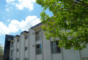 Tailwind 1 in Aurora, CO - Building Photo