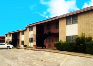 Fairway Apartments in Del Rio, TX - Building Photo - Building Photo