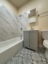 5306 Cimarron St in Los Angeles, CA - Foto de edificio - Building Photo