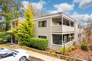 Skyline West in Portland, OR - Building Photo