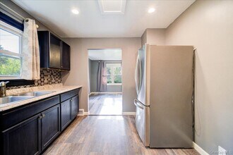 351 US-209 in Huguenot, NY - Building Photo - Building Photo