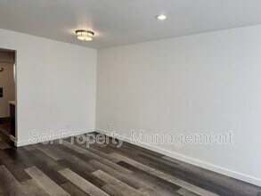 1053 W Hamilton Ave in Campbell, CA - Building Photo - Building Photo