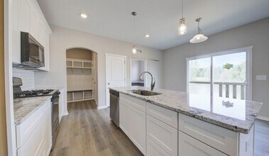 2068 Shale Dr in Howell, MI - Building Photo - Building Photo